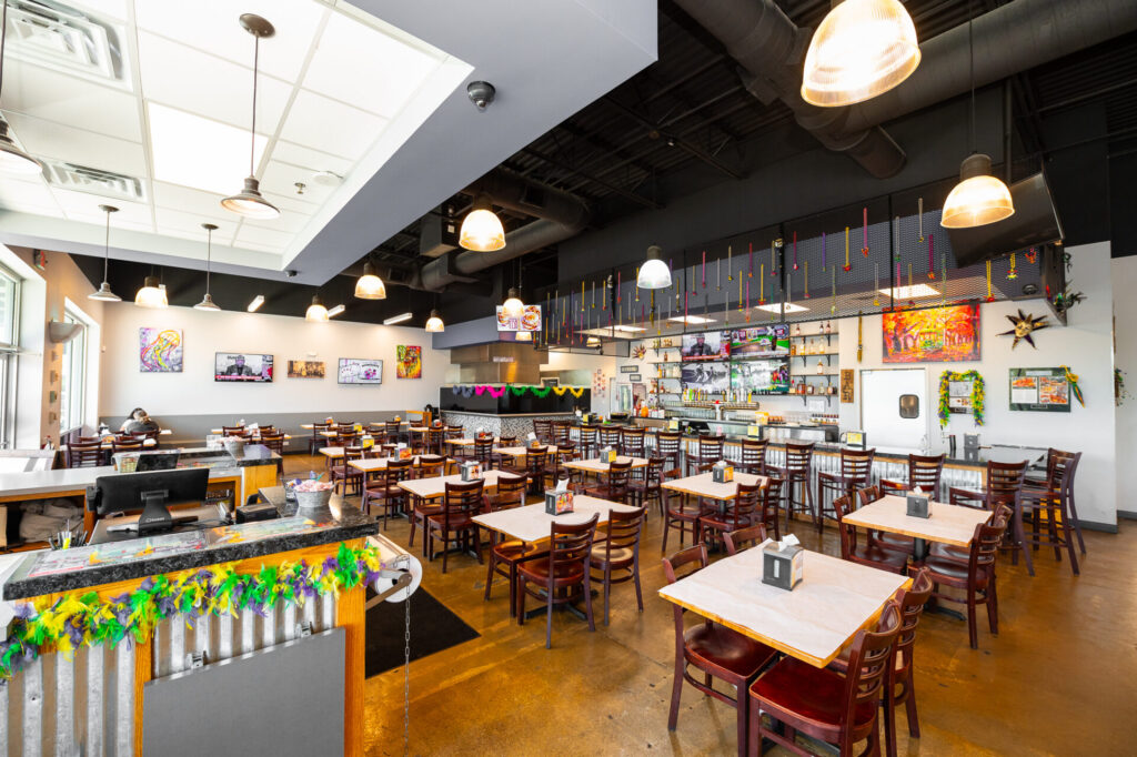 Smashin Crab has a variety of semi private dining options at their 3 locations