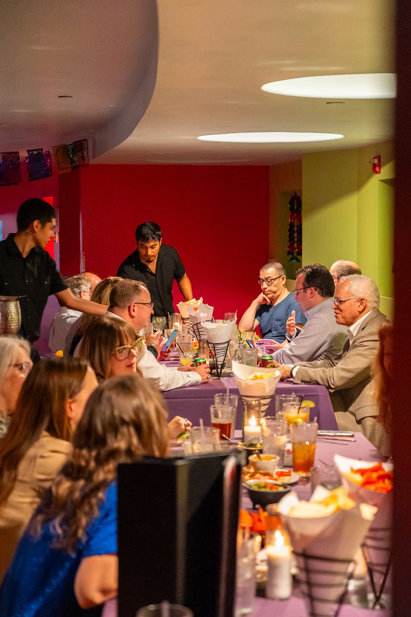 Guests enjoying dinner at Acenar