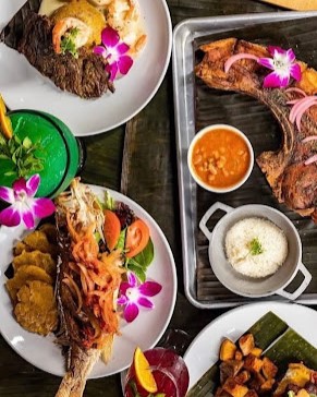 Indoor Dining Room at Acenar